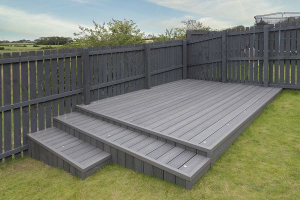 Vinyl Deck Construction in Murfreesboro